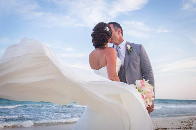 destination-wedding-beach